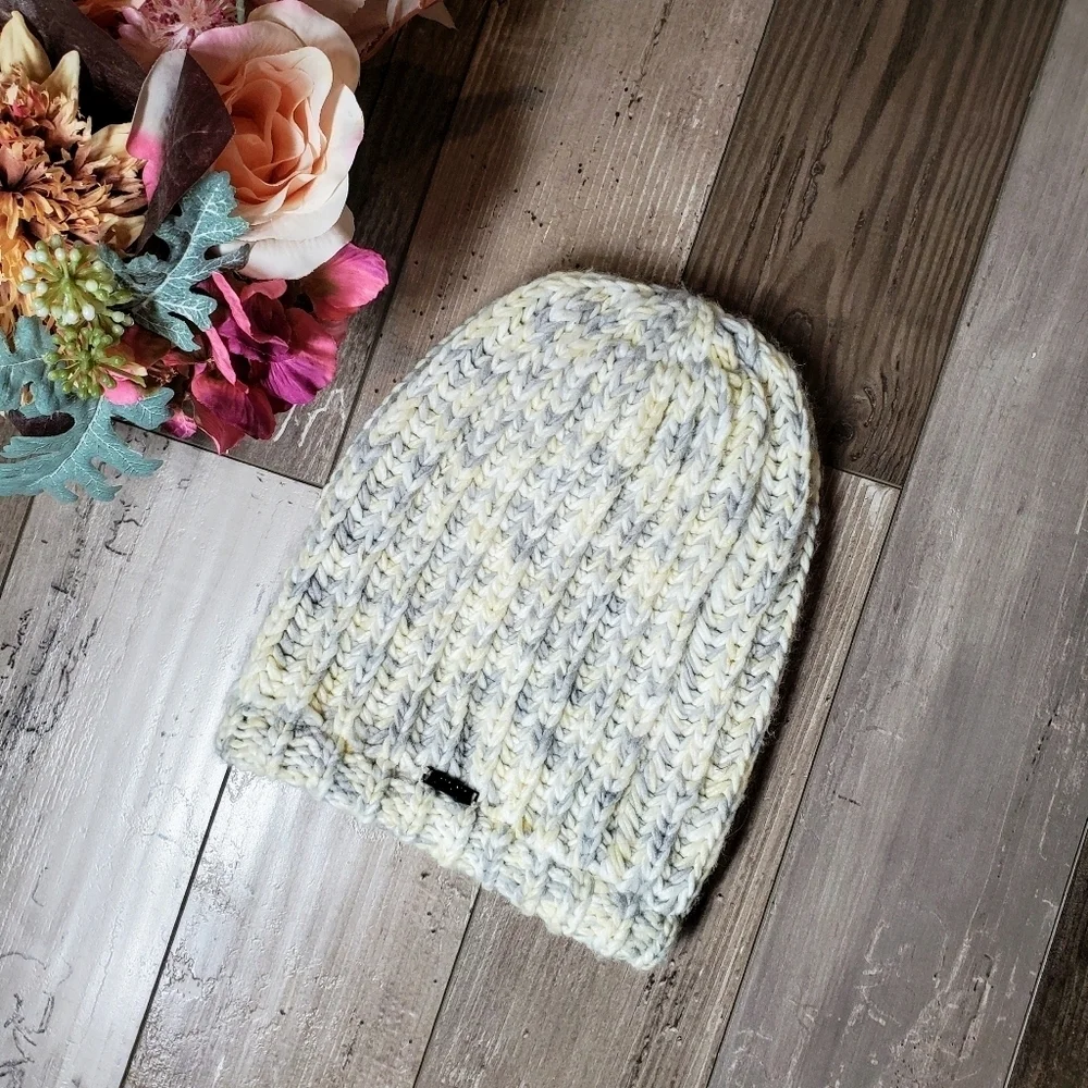 ANON Women's Knit Ski Beanie NWOT